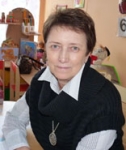 Воспитатель    Ермакова Нина Васильевна    Образование средне-специальное, высшая категория, педагогический стаж 28 лет.